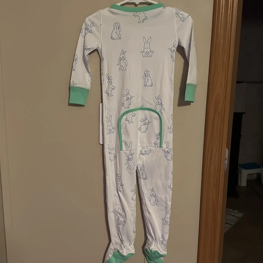 NWT The Beaufort Bonnet Company Footed Sleeper Boardwalk Bunny 18-24‎